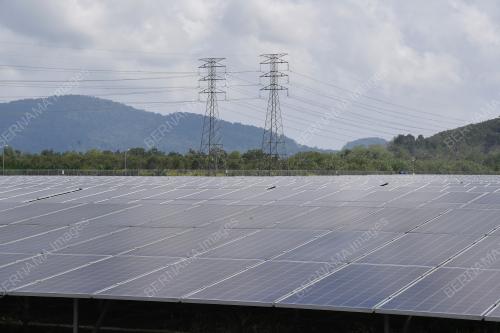PROJEK SOLAR BERSKALA BESAR