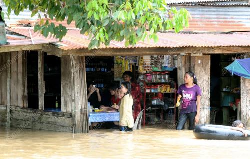 TR13_27022013_BESUT_BANJIR