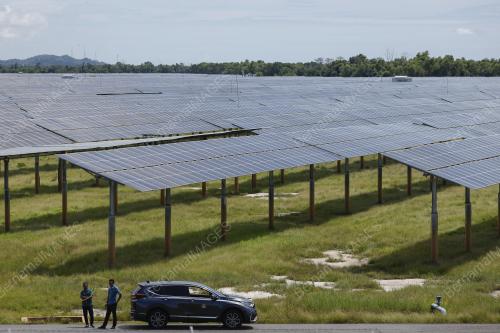 LADANG SOLAR BERSKALA BESAR COARA MARANG