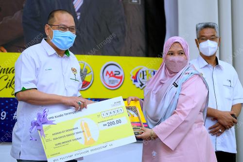 DATUK AHMAD AMZAD HASHIM