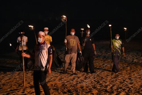 BERSIH PANTAI RAMADAN