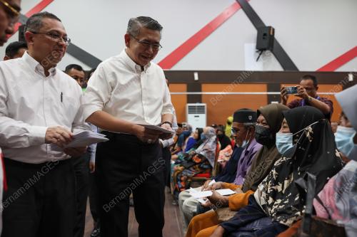 DATUK SERI SALAHUDDIN AYUB