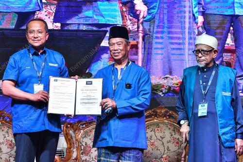 TAN SRI MUHYIDDIN YASSIN