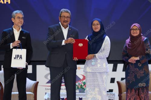 TAN SRI WAN AHMAD DAHLAN ABDUL AZIZ