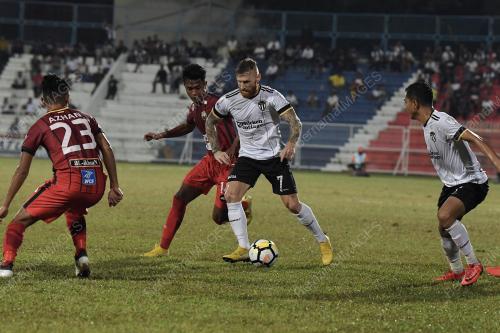 TR14_02092018_BOLA_BN201808186172