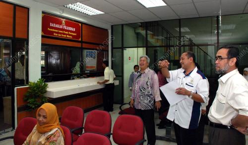 KAUNTER PERKHIDMATAN MAJLIS DAERAH BESUT