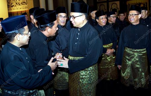 TR14_12052014_ANGKAT_SUMPAH