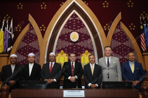 TAN SRI JOHARI ABDUL