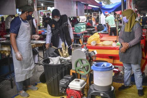 PEMANTAUAN KESELAMATAN MAKANAN DI BAZAR