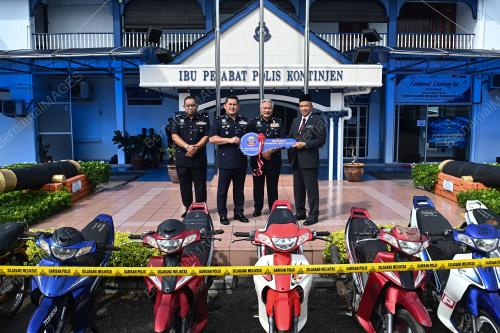 DATUK MAZLI MAZLAN