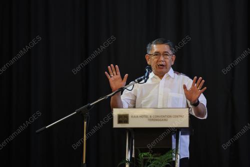 DATUK SERI SALAHUDDIN AYUB