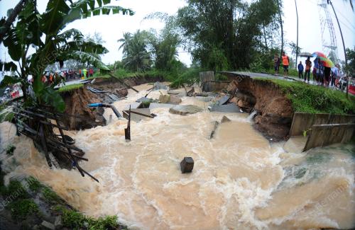 TR14_20112014_BANJIR