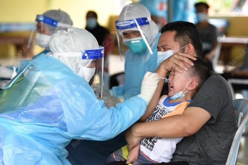 PETUGAS BARISAN HADAPAN COVID-19