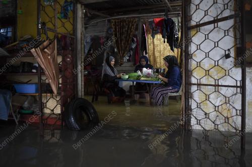 TR15_01122019_BANJIR_MEMASAK