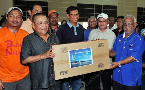 TR15_04012015_FELDA_BANJIR