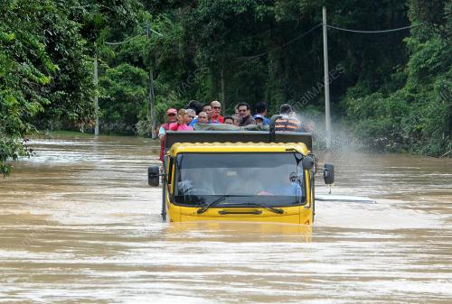 TR15_04012017_BESUT_BANJIR