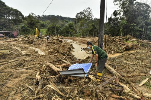 MENTERI BESAR TERENGGANU MELAWAT MANGSA BANJIR
