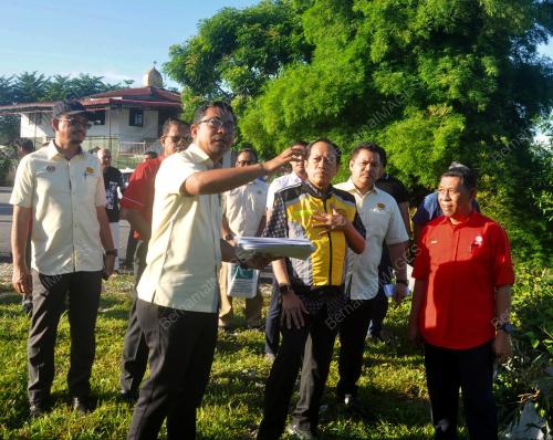 AHMAD MASLAN