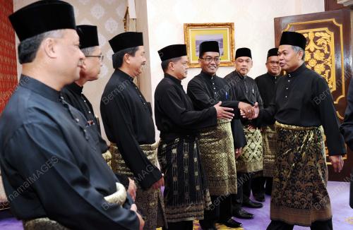 TR15_11052013_ANGKAT_SUMPAH