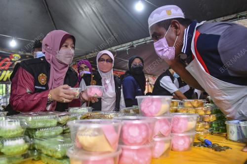 PEMANTAUAN KESELAMATAN MAKANAN DI BAZAR