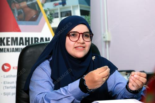 SITI NAEMAH ABD HAKIM