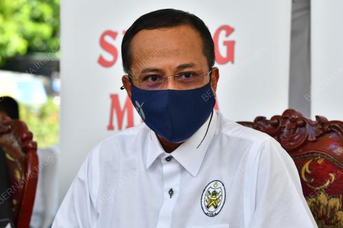 DATUK DR AHMAD SAMSURI MOKHTAR