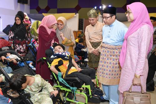 ANAK-ANAK ISTIMEWA DIRAIKAN DI UniSZA