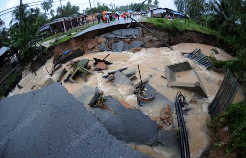 TR15_20112014_BANJIR