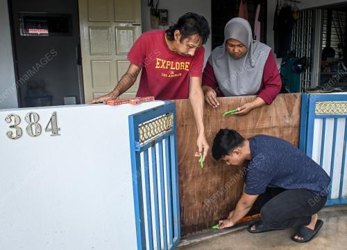 GUNA PLASTISIN KURANGKAN RISIKO BARANG ROSAK