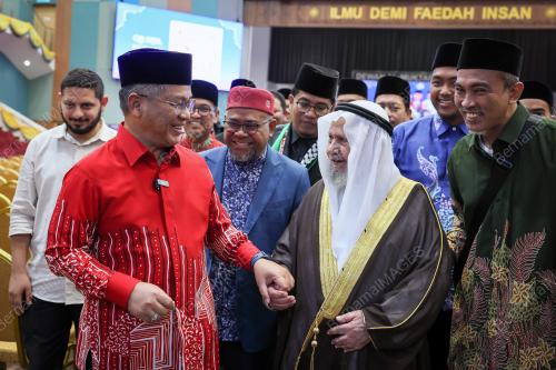 DATUK DR MOHD NA'IM MOKHTAR