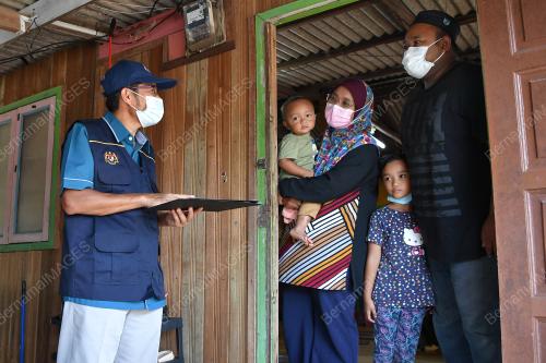 DATUK SERI DR MOHD UZIR MAHIDIN