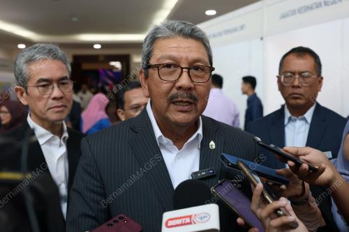TAN SRI WAN AHMAD DAHLAN ABDUL AZIZ