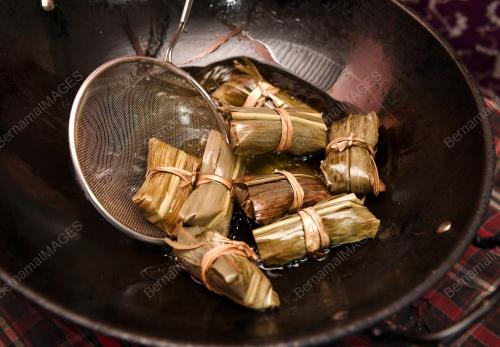 USAHAWAN KETUPAT DAUN TEBU