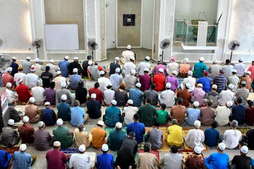 SOLAT JUMAAT TANPA PENJARAKAN FIZIKAL