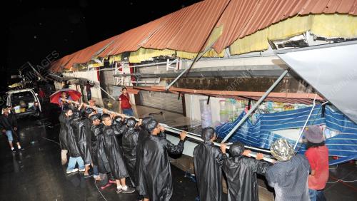 TR16_01102013_PASARAYA_RUNTUH