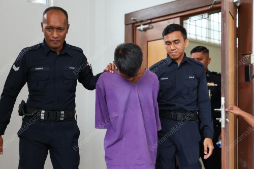 MAHKAMAH TUDUH PEMANDU BOT
