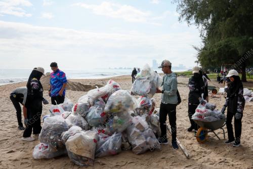 BERSIH PANTAI MONSUN TERENGGANU