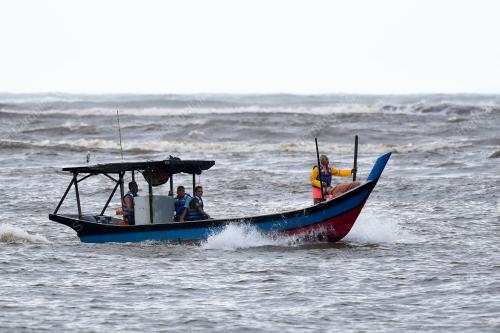 LAUT BERGELORA