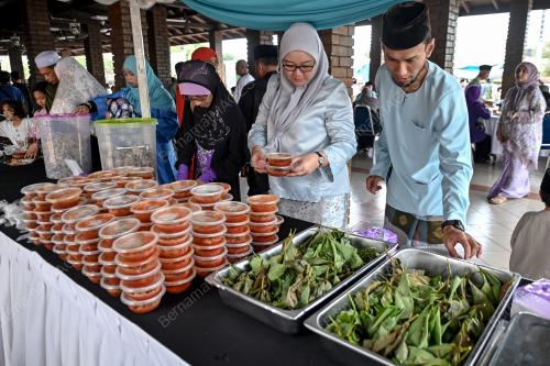 DATUK SERI DR AHMAD SAMSURI MOKHTAR