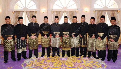 TR16_11052013_ANGKAT_SUMPAH