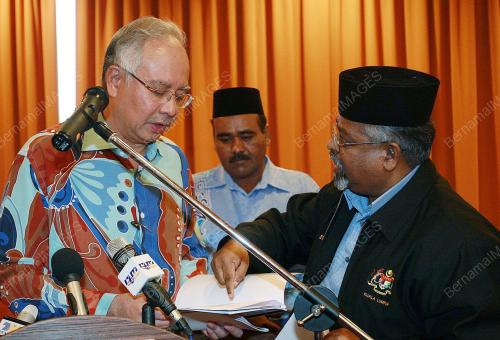 MOHD NAJIB TUN ABDUL RAZAK