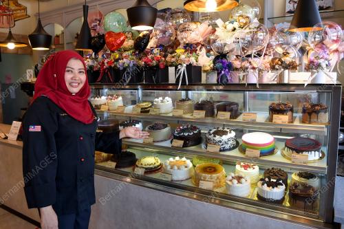 SUZANA SALLEH