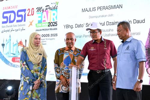 DATUK SERI KHAIRUL DZAIMEE DAUD