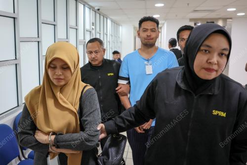 SALAH GUNA WANG SYARIKAT