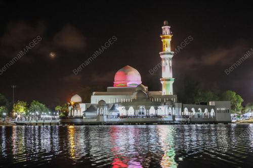 MASJID TENGKU TENGAH ZAHARAH