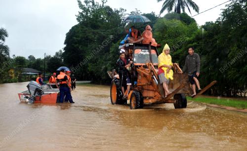 TR17_03012017_BANJIR_HULU