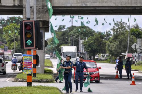 MBKT MENANGGALKAN BENDERA PARTI PAS