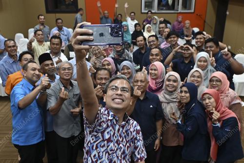 FAHMI FADZIL