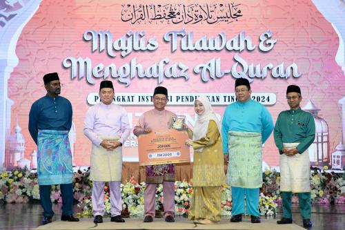 DATUK MUSTAPHA SAKMUD