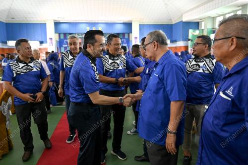 DATUK DR ASYRAF WAJDI DUSUKI